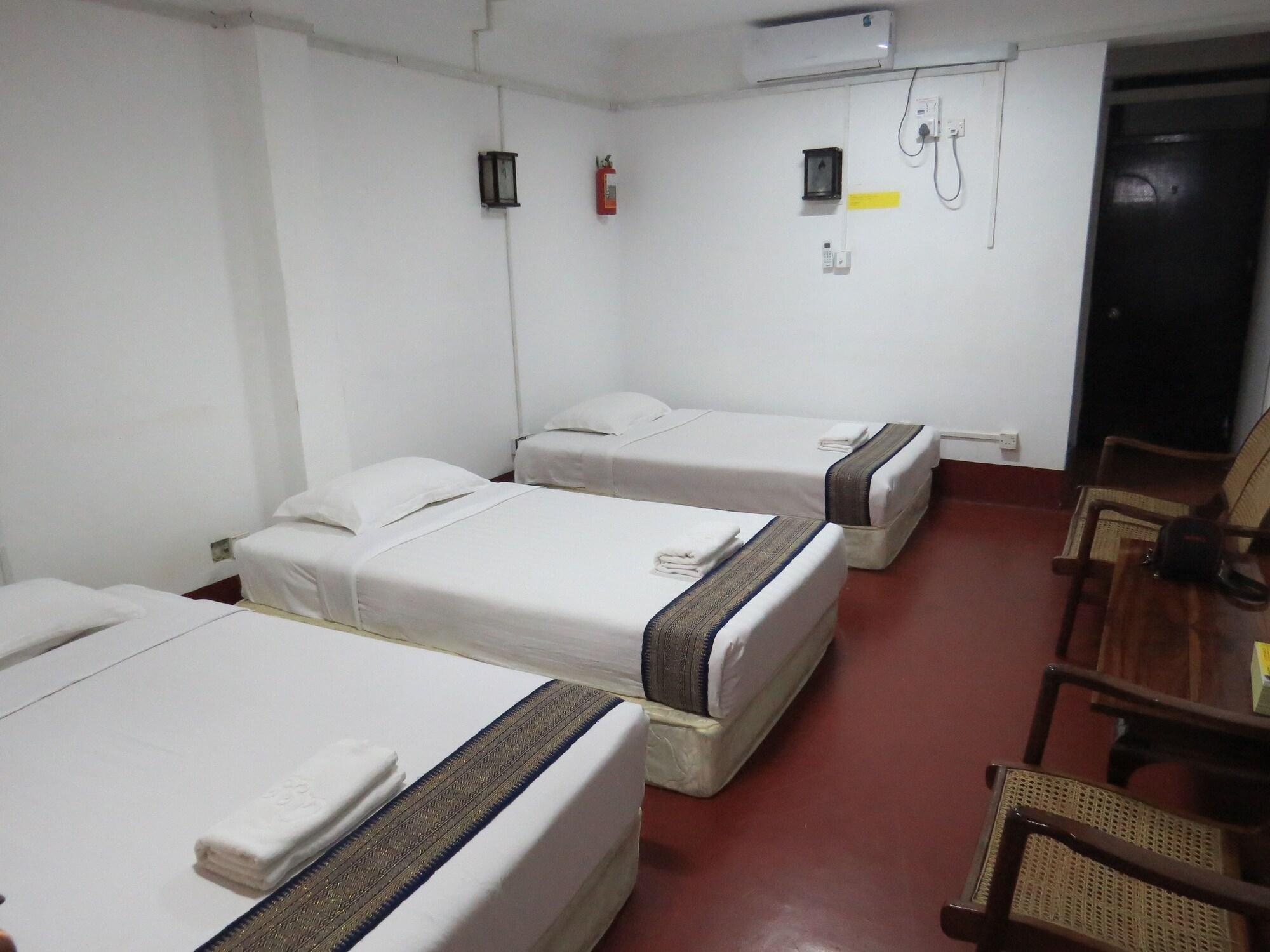 Agga Youth Hotel Yangon Exterior photo