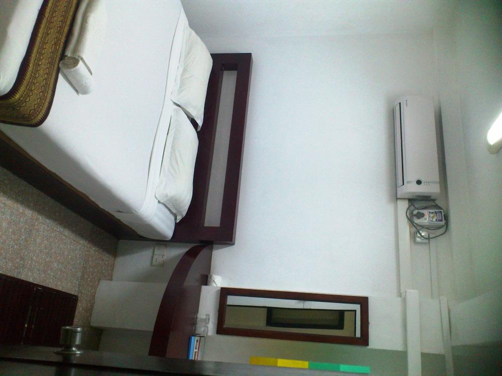 Agga Youth Hotel Yangon Exterior photo
