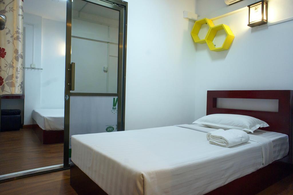 Agga Youth Hotel Yangon Exterior photo