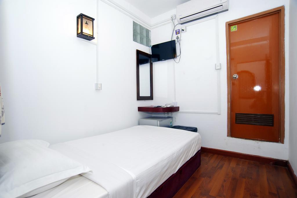 Agga Youth Hotel Yangon Exterior photo
