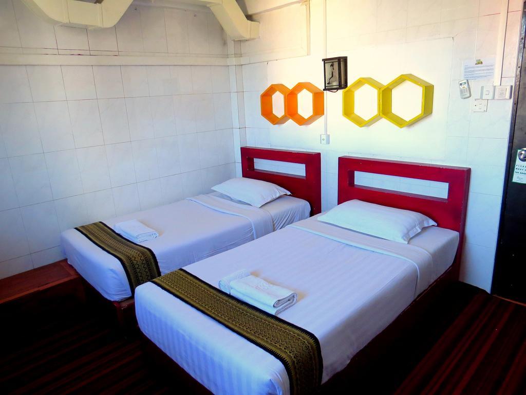 Agga Youth Hotel Yangon Exterior photo